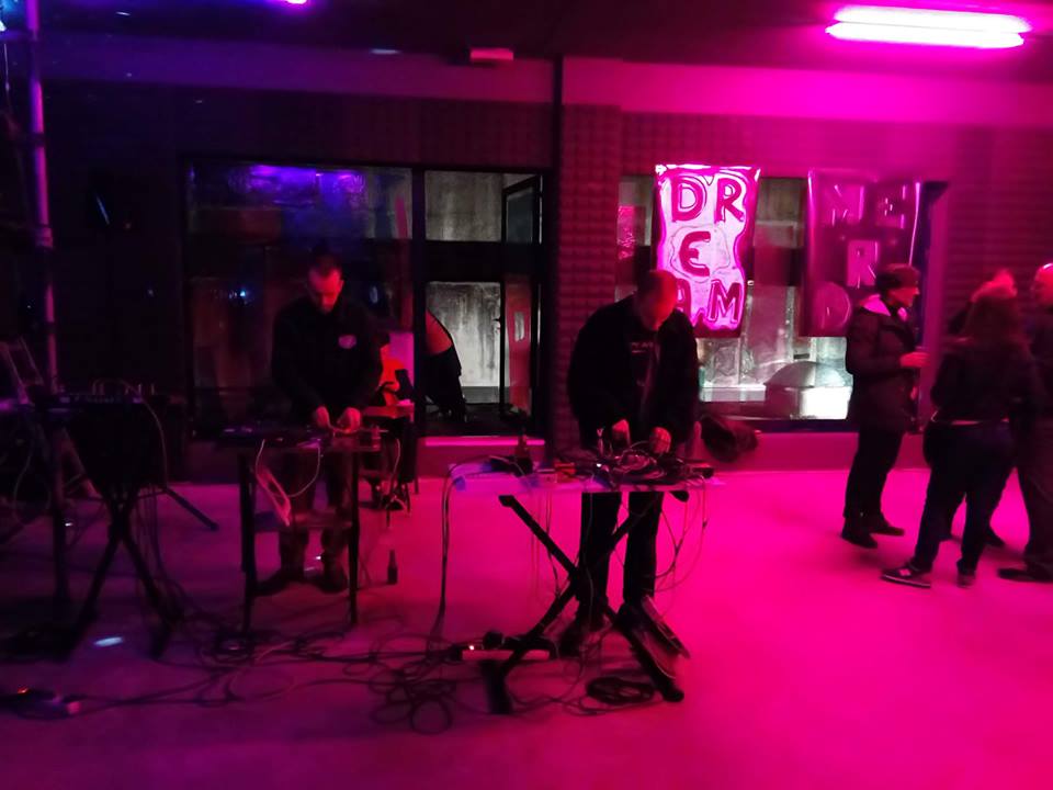 Shadow Paradox Cave - Francisco Oliveira + Ead Mann